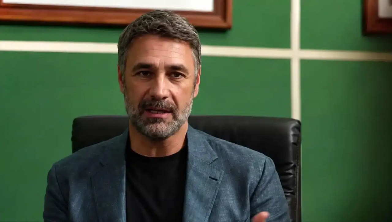 Tutto l’amore che resta, chi è Stefano Fogli? Raoul Bova è il preside del Liceo Keller che ha fatto dell’inclusione la sua missione