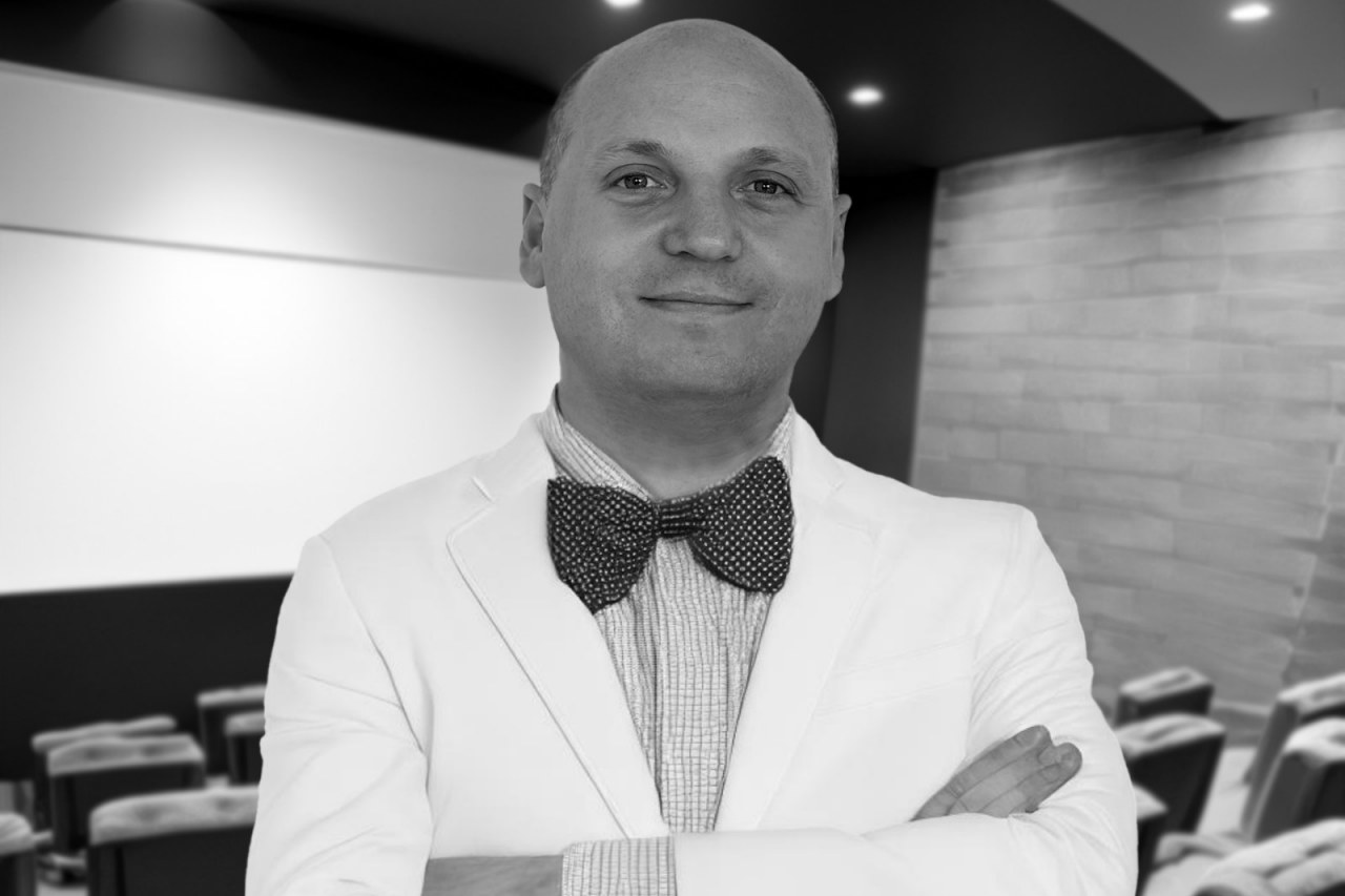 A "OOP Saga" la lode della giuria perchè esplora con intensità e delicatezza i temi del ricatto e della vulnerabilità emotiva